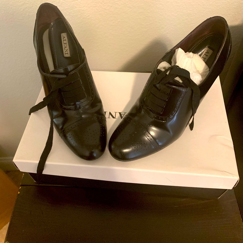 Oxford leather heeled bootie